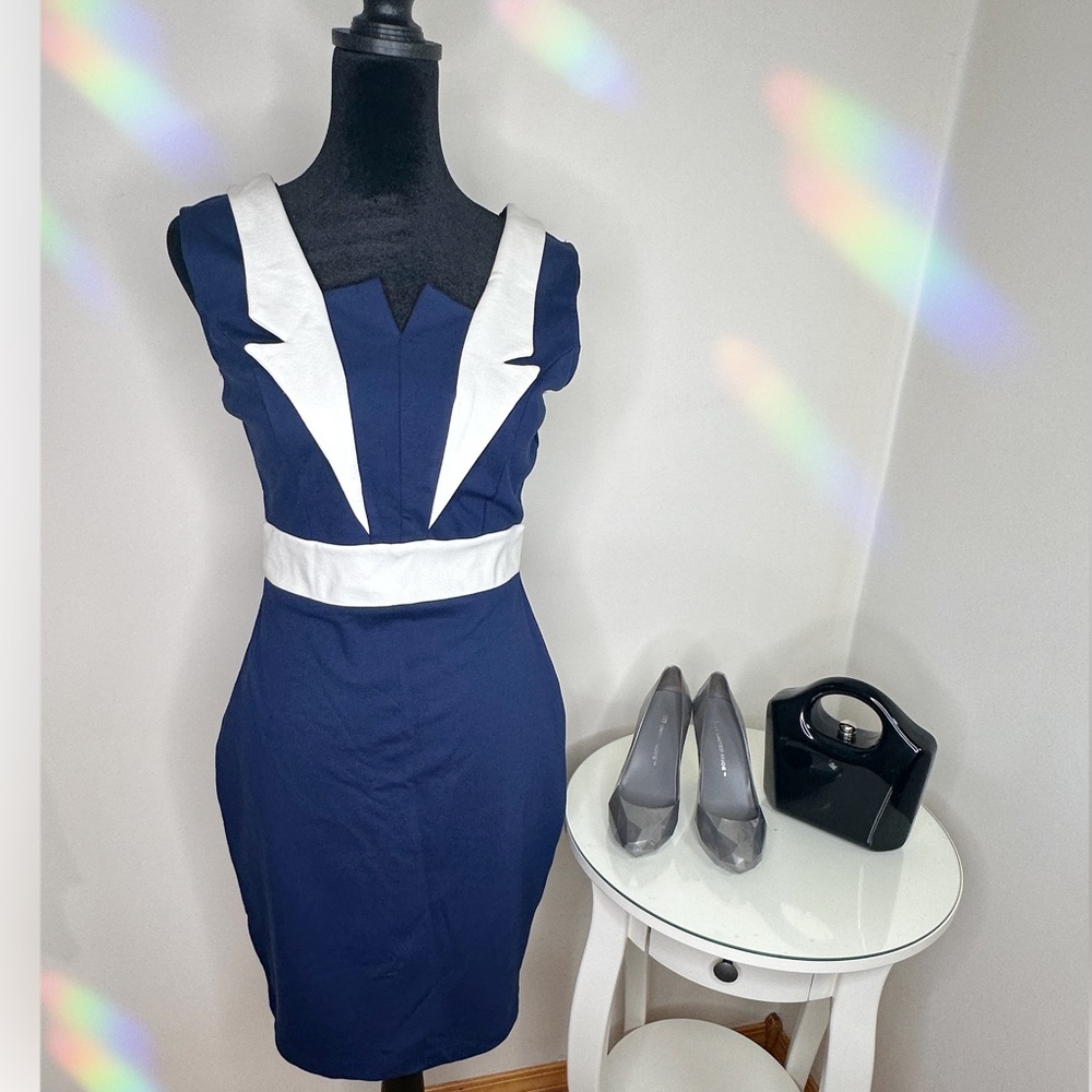 ModCloth vintage inspired dress. Size Medium
